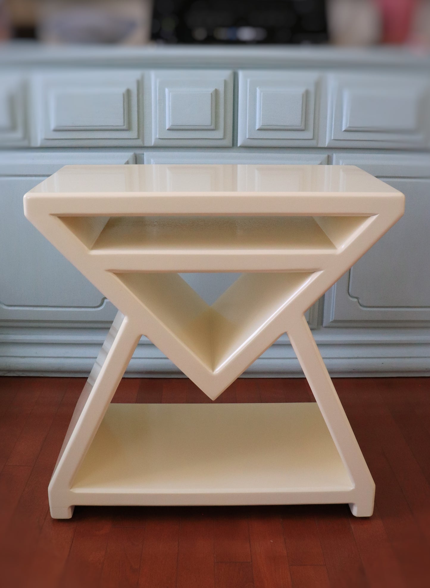 ARROW - OFF WHITE | Geometric Wine Table | Solid wood Table | Bedroom Nightstand | Living room table